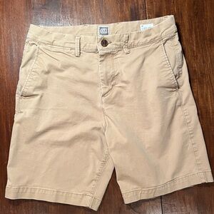 Men’s GAP Flat-front Khaki Shorts, 29” Waist
